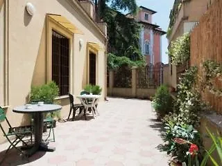 Grand De Hotel